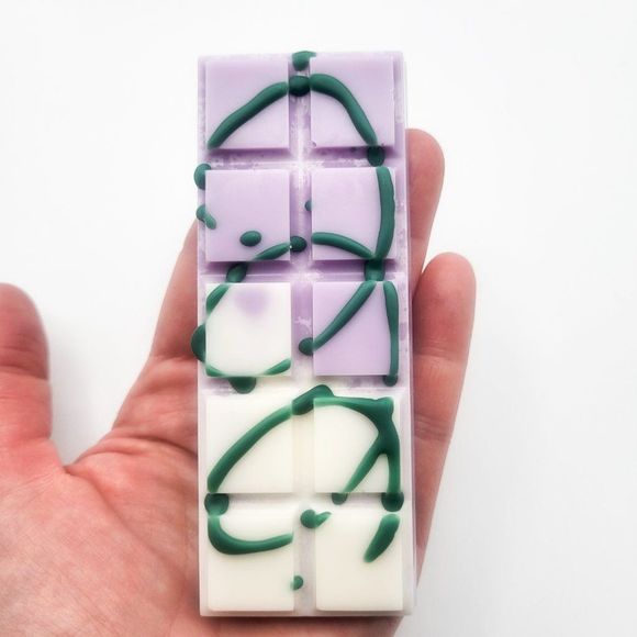 Garden Lilac - Wax Melt Snap Bar - Picture 4 of 5